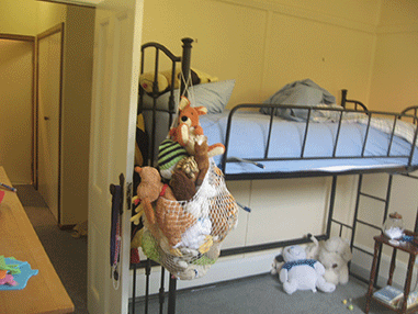 zach's room01